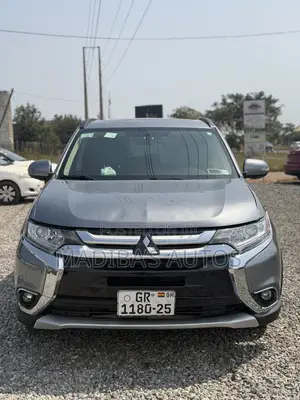 Mitsubishi Outlander 2016 Gray