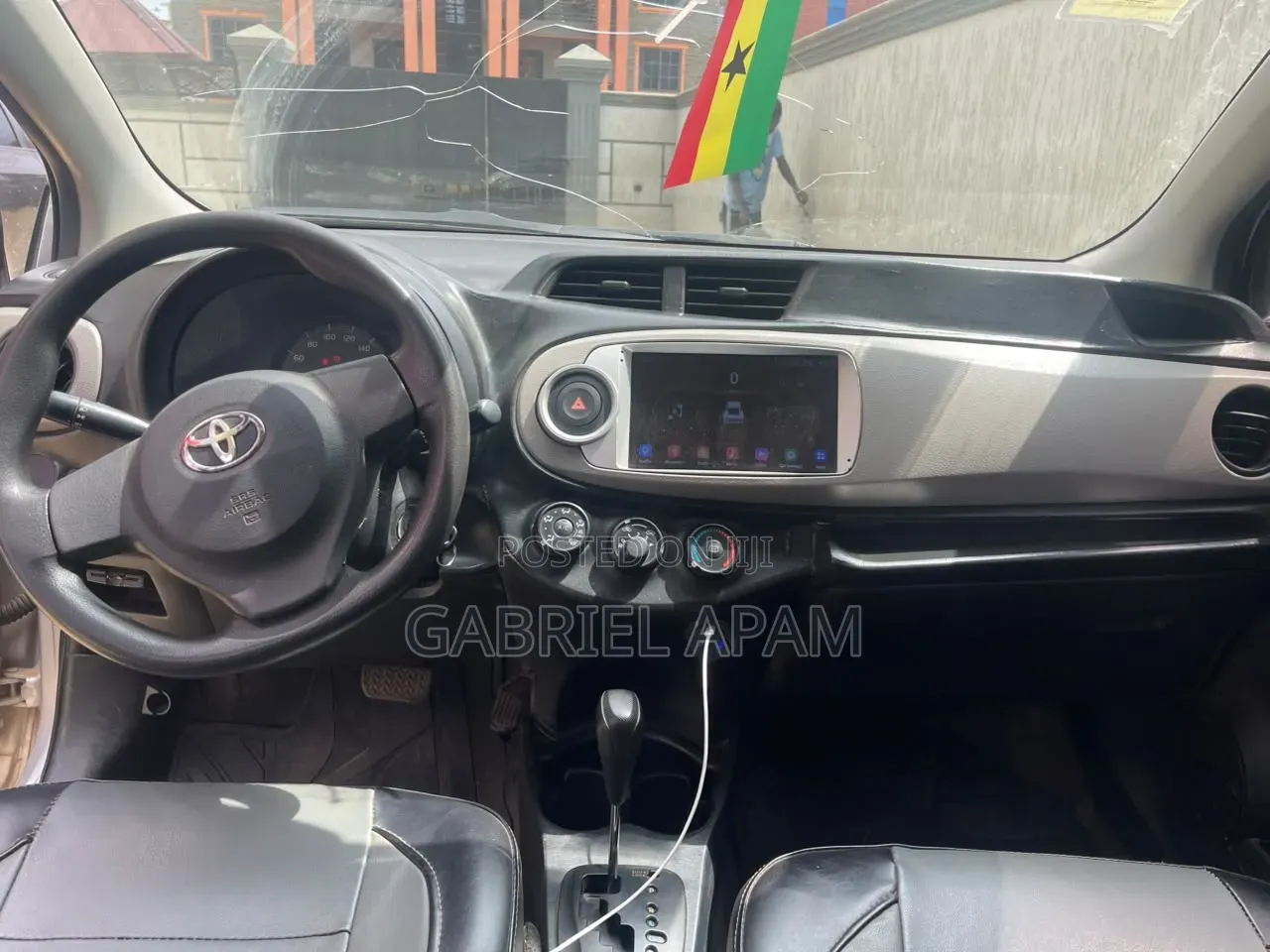 Toyota Vitz 2012 Silver