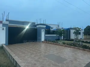 3bdrm House in Batsonaa, Baatsona Total for rent