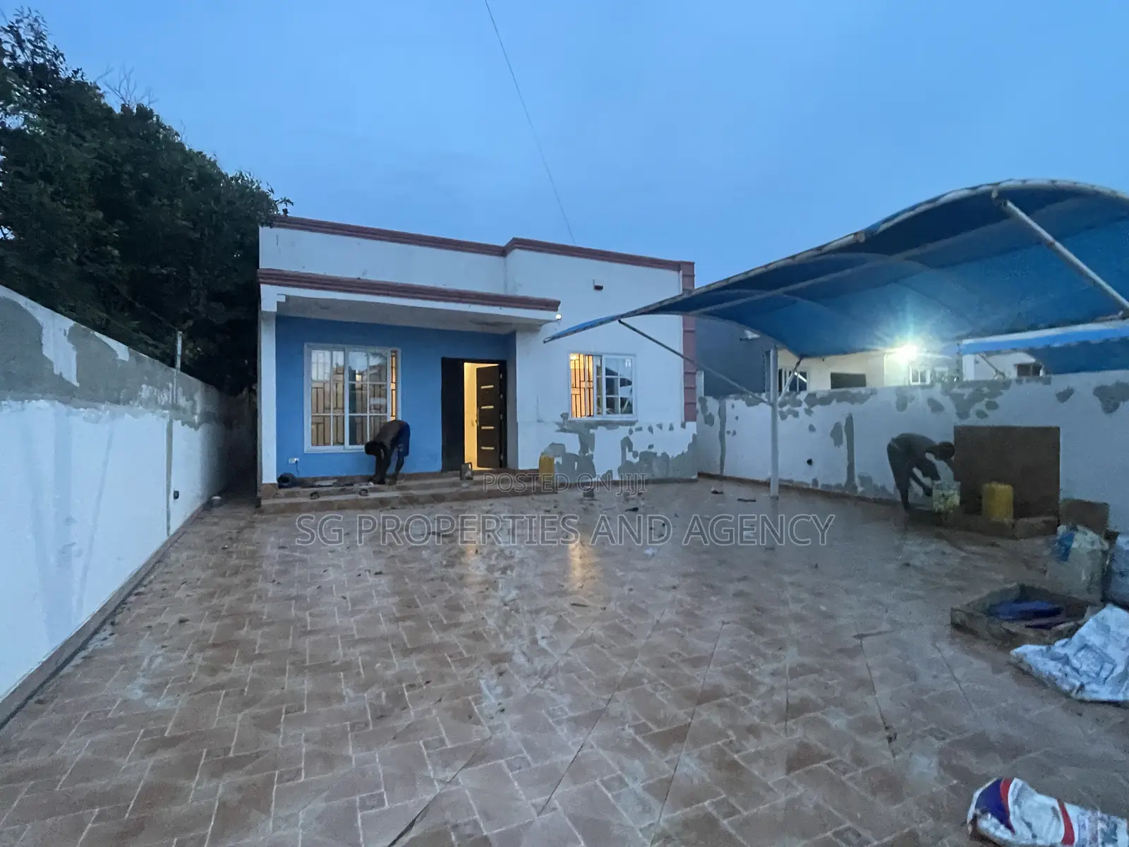 3bdrm House in Batsonaa, Baatsona Total for rent