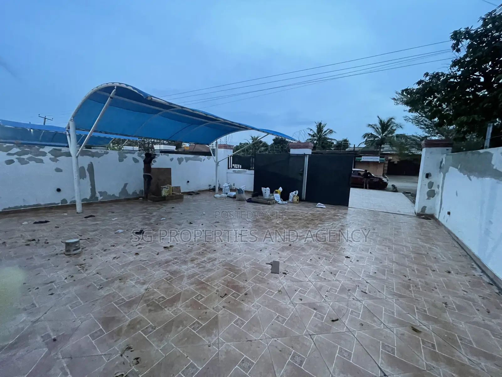 3bdrm House in Batsonaa, Baatsona Total for rent