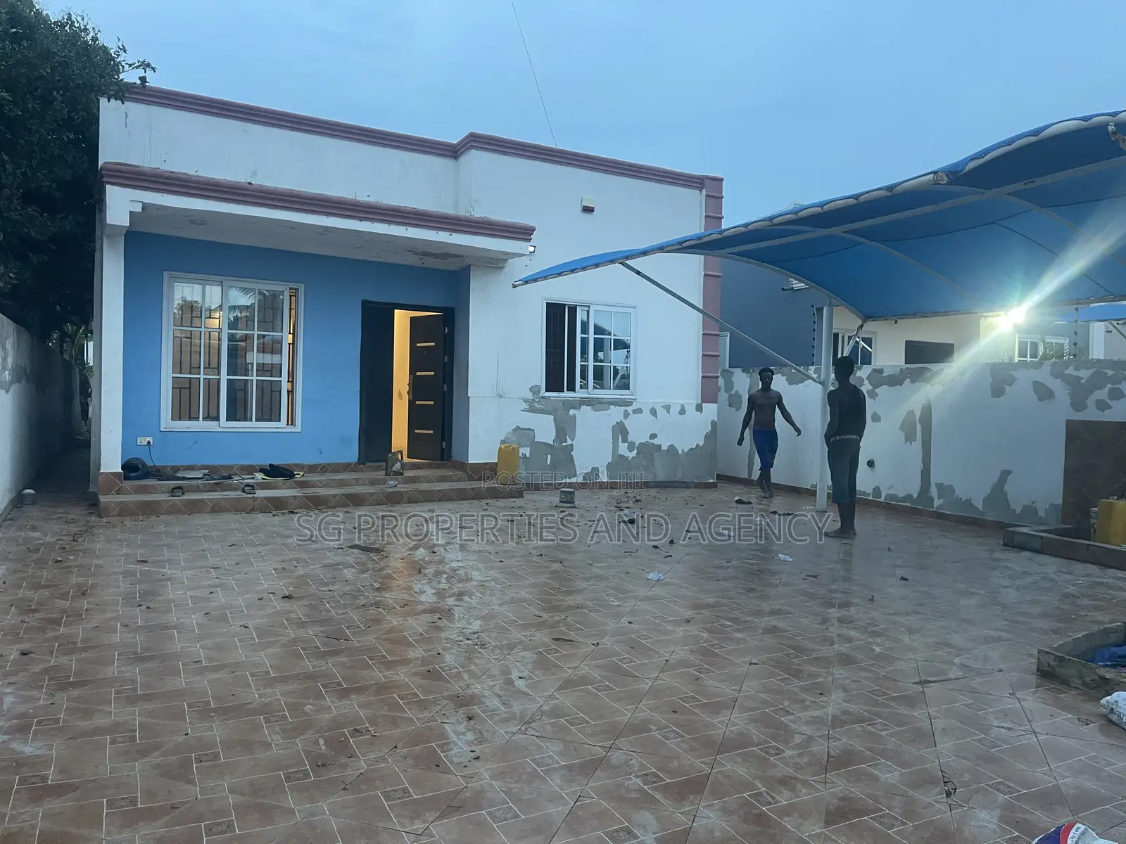 3bdrm House in Batsonaa, Baatsona Total for rent