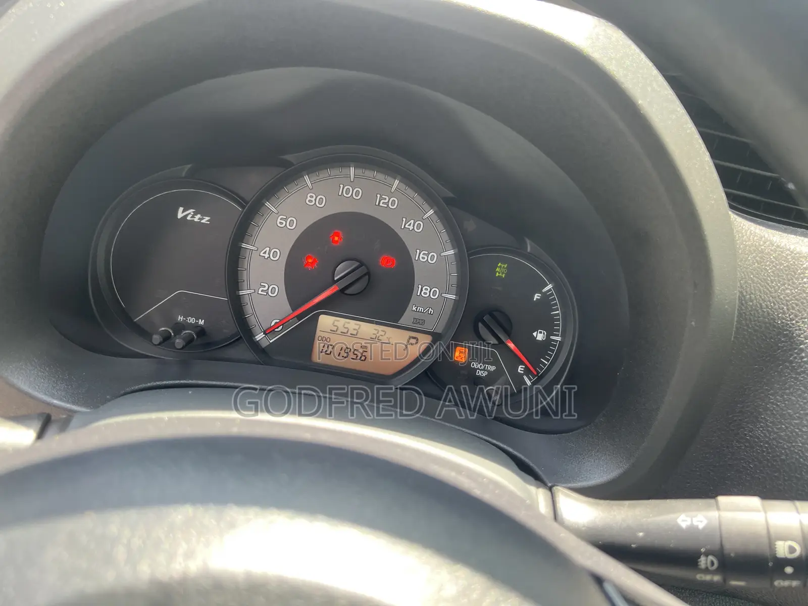 Toyota Vitz 1.3 AWD 5dr 2015 White
