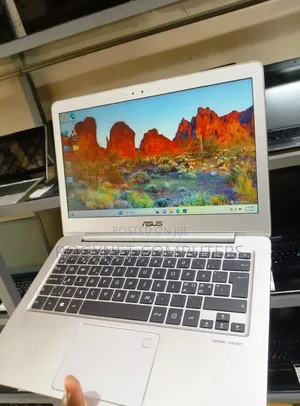 Laptop Asus ZenBook UX330UA 8GB Intel Core i5 SSD 256GB