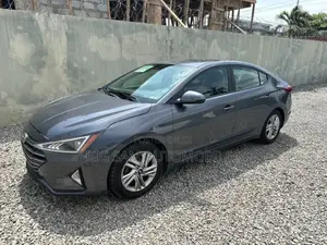 Hyundai Elantra Limited 2020 Gray