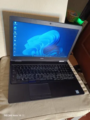 Laptop Dell Latitude 5590 8GB Intel Core i7 HDD+SSD 500GB