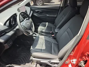 Toyota Yaris Cross 1.5 FWD 2023 Red