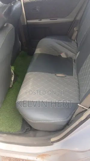 Toyota Vitz 1.3 AWD 3dr 2010 Silver