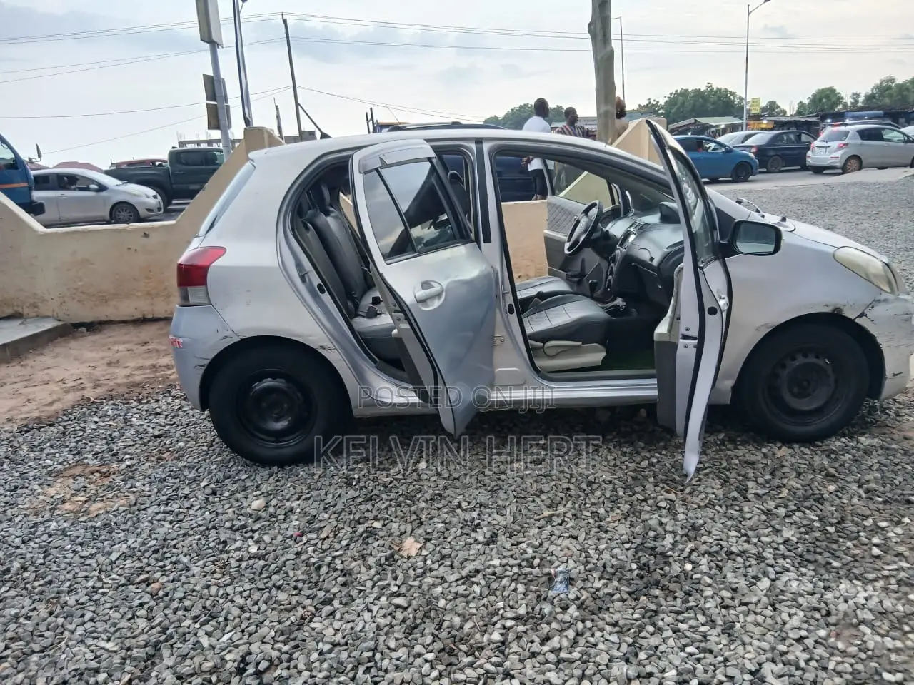 Toyota Vitz 1.3 AWD 3dr 2010 Silver