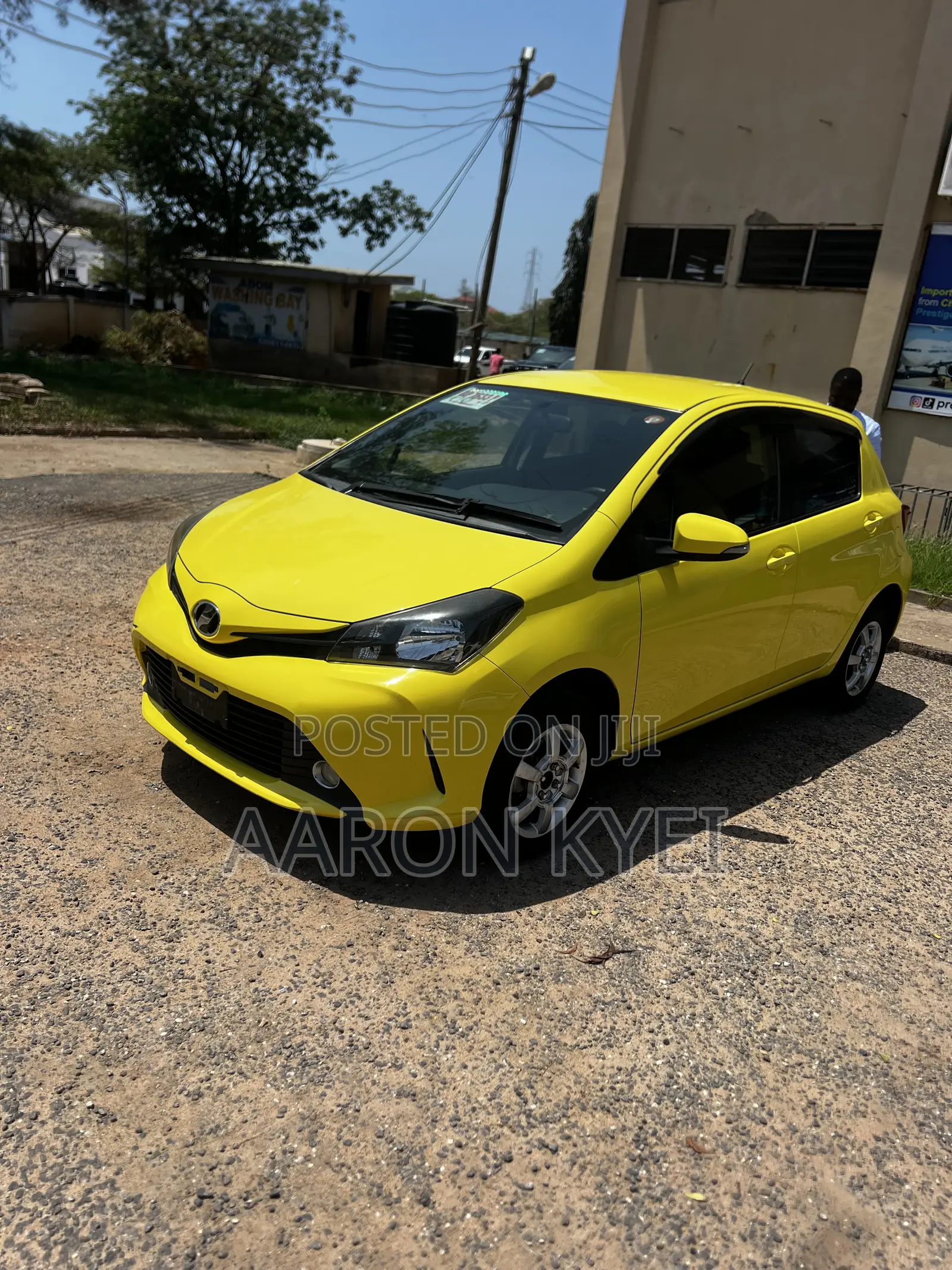 Toyota Vitz 1.3 FWD 3dr 2015 Yellow