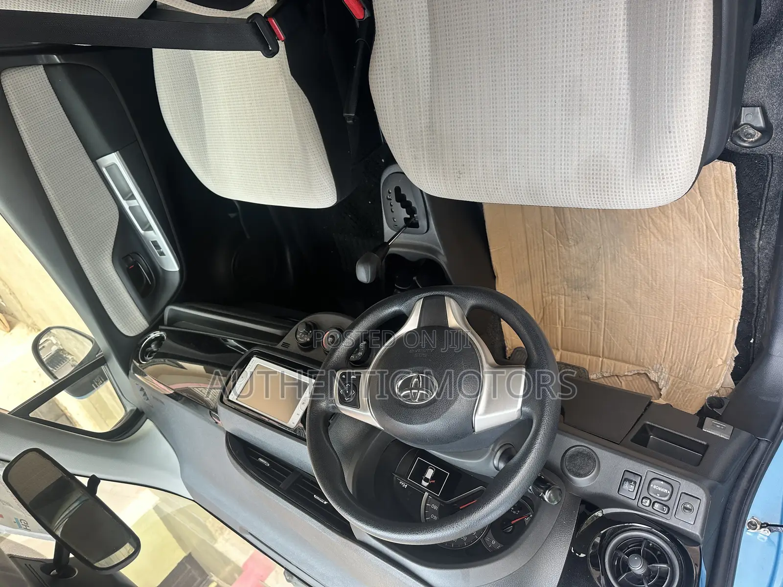 Toyota Vitz 2016 Blue