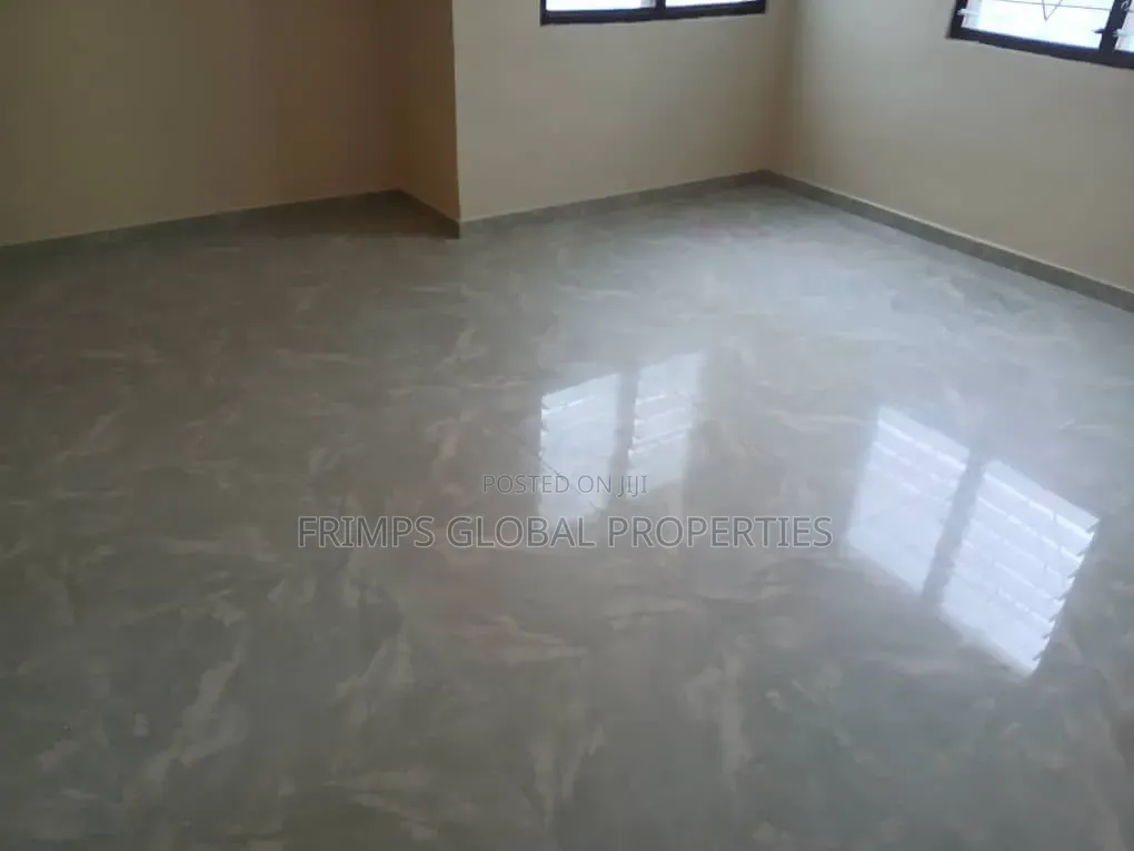 Mini Flat in West Hills Mall Area for rent
