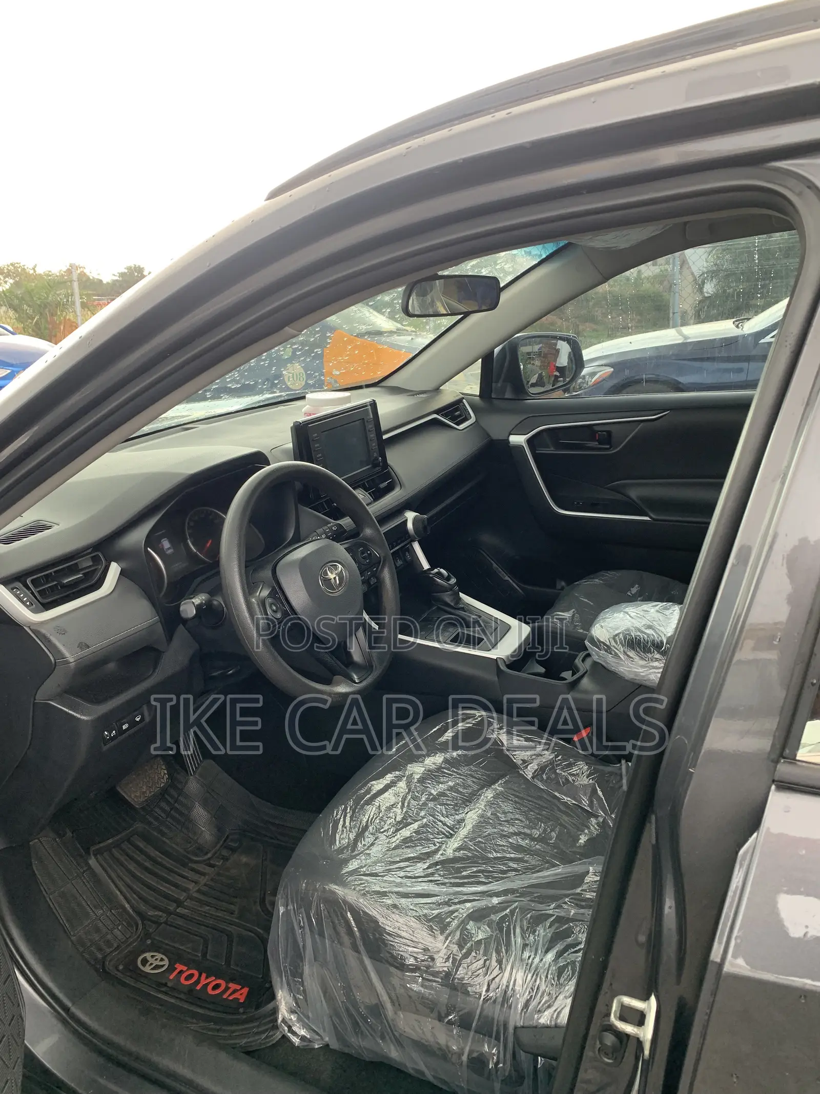 Toyota RAV4 LE 2022 Gray