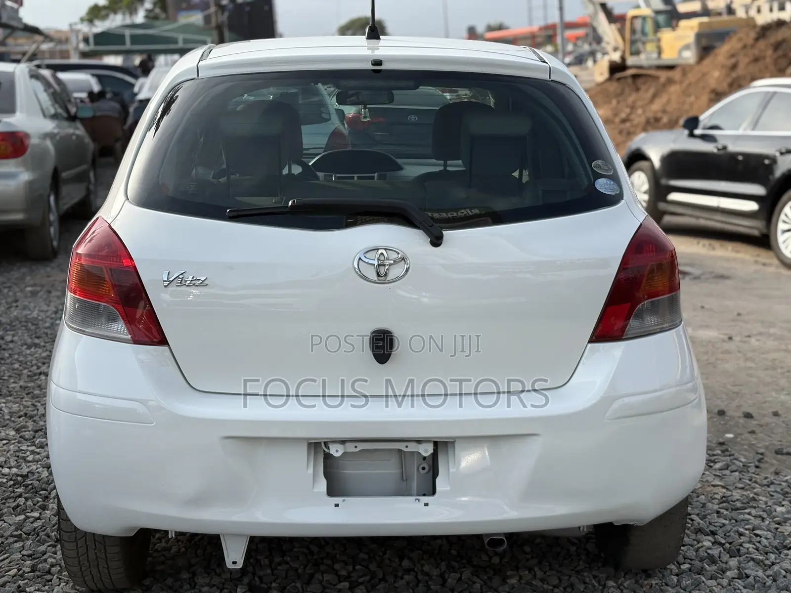 Toyota Vitz 2010 White