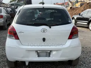 Toyota Vitz 2010 White