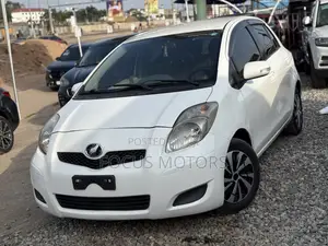 Toyota Vitz 2010 White