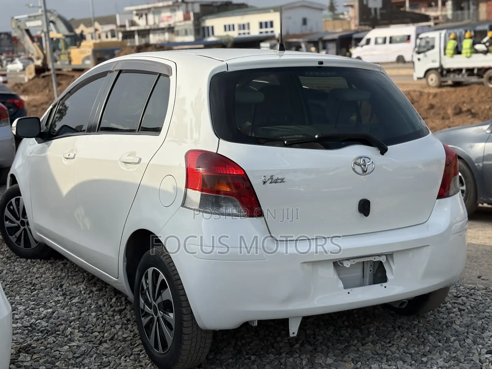 Toyota Vitz 2010 White