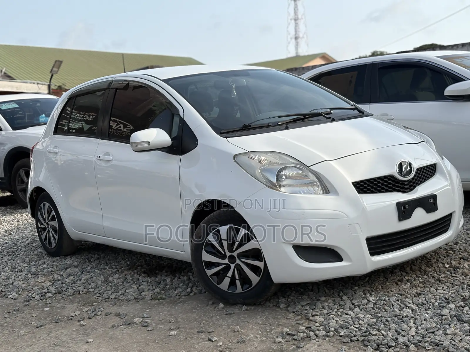 Toyota Vitz 2010 White