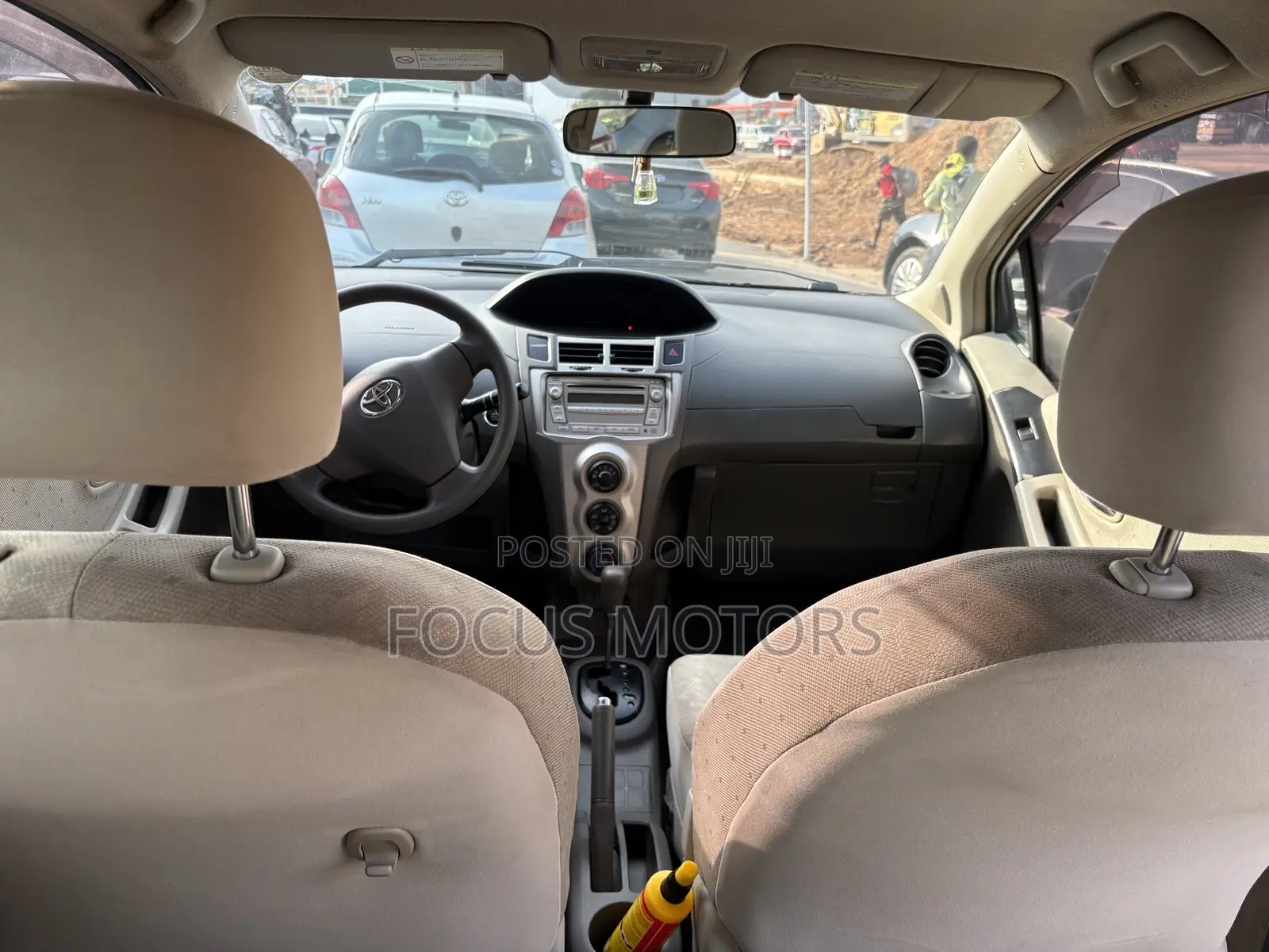 Toyota Vitz 2010 White