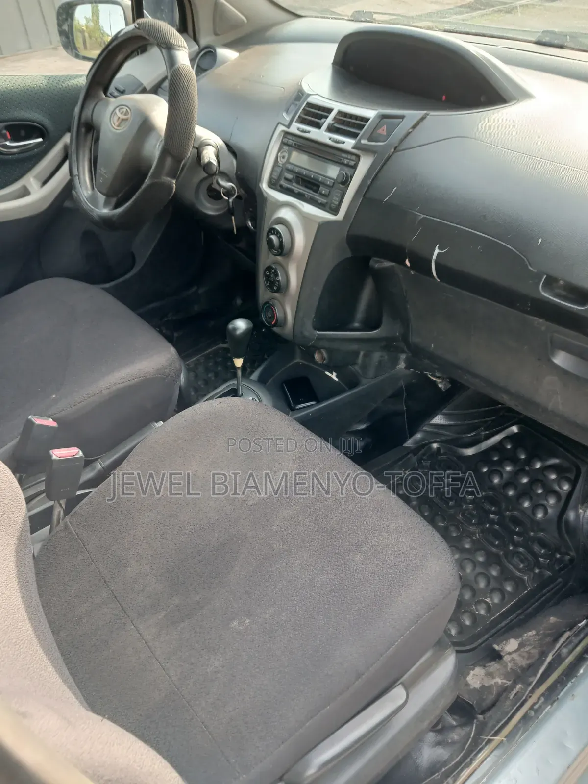Toyota Vitz 1.0 FWD 3dr 2009 Silver