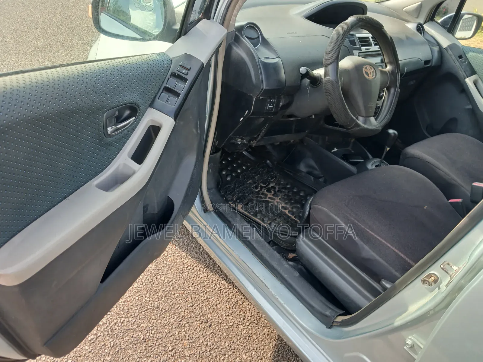 Toyota Vitz 1.0 FWD 3dr 2009 Silver