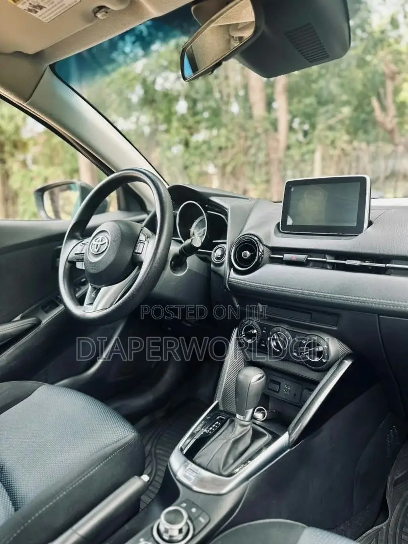 Toyota Yaris iA 1.5 FWD 2016 Silver