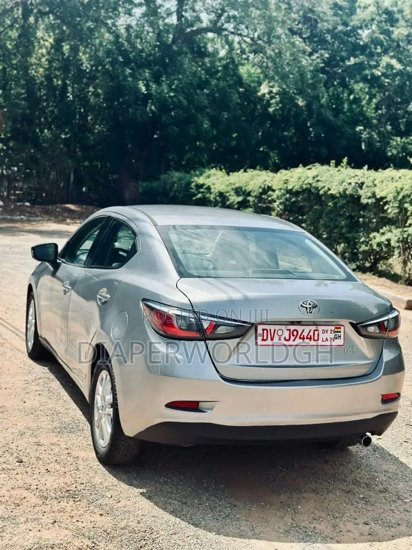 Toyota Yaris iA 1.5 FWD 2016 Silver