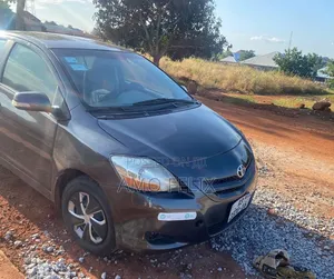 Toyota Yaris 2009