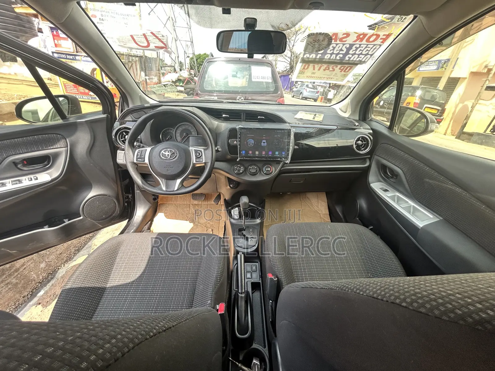 Toyota Vitz 1.3 AWD 5dr 2015 Black
