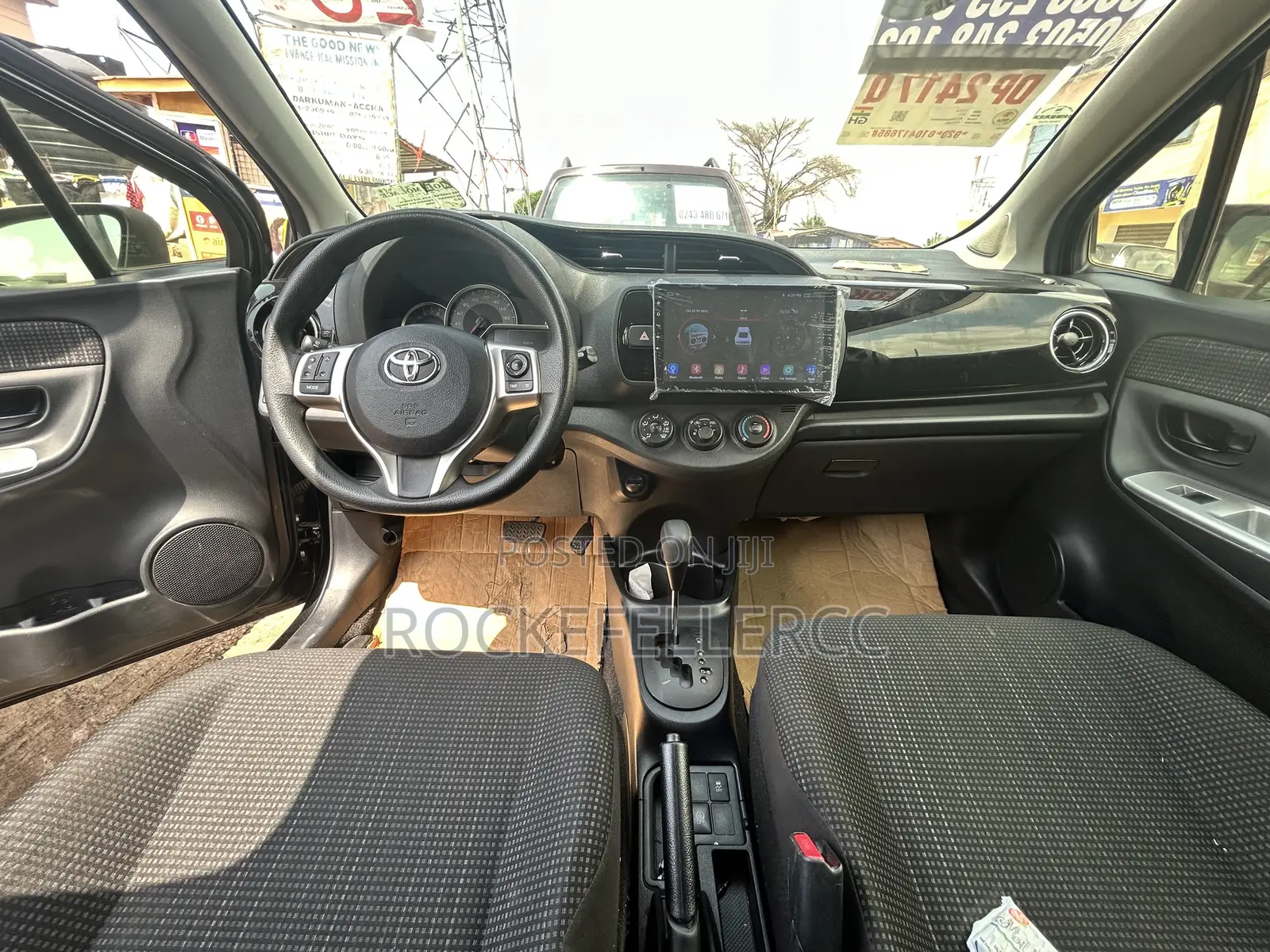 Toyota Vitz 1.3 AWD 5dr 2015 Black
