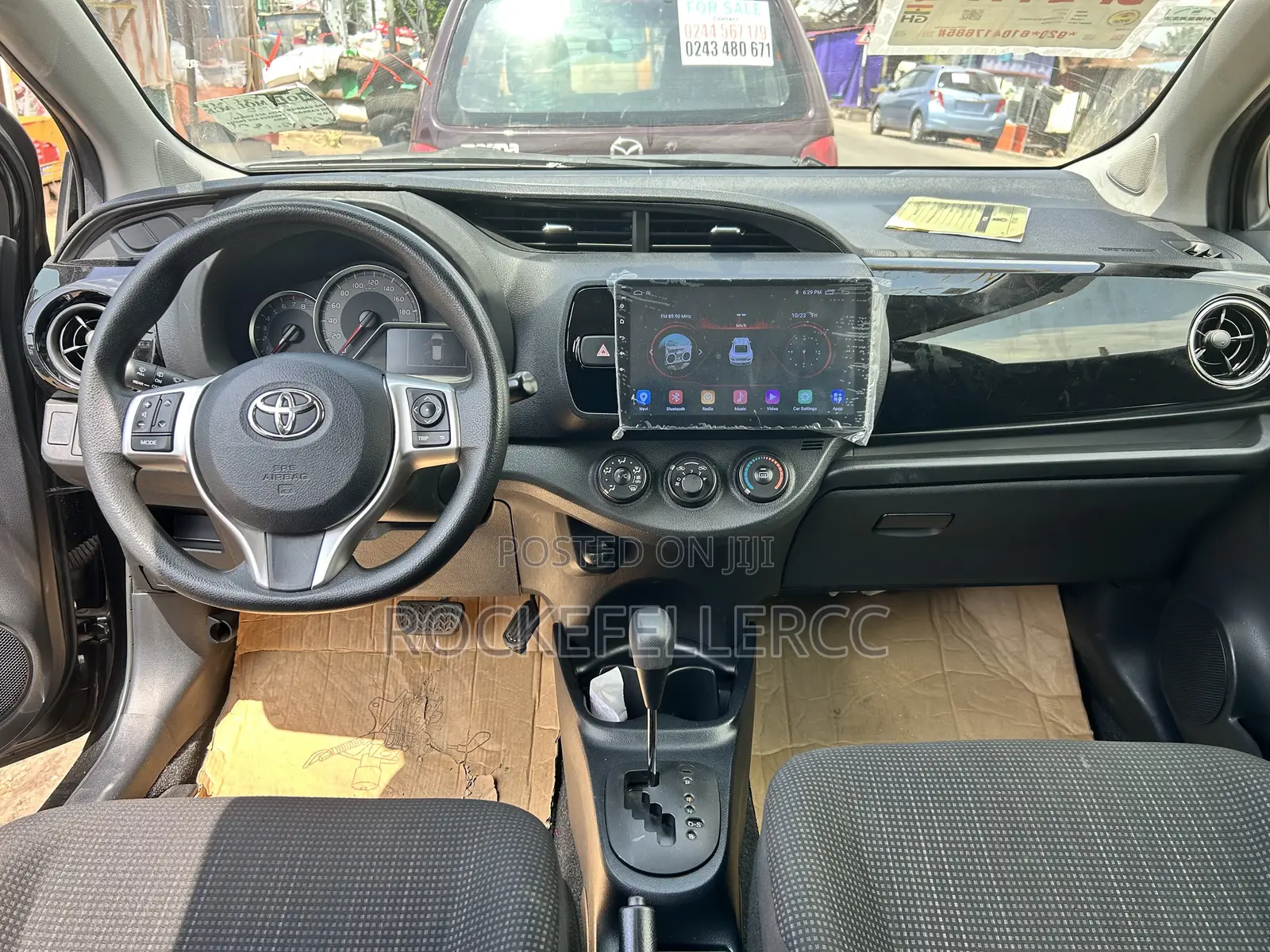 Toyota Vitz 1.3 AWD 5dr 2015 Black