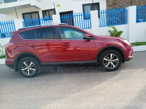 Toyota RAV4 LE 4dr SUV (2.5L 4cyl 6A) 2018 Red