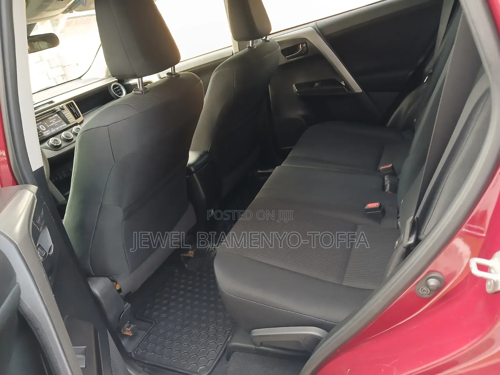 Toyota RAV4 LE 4dr SUV (2.5L 4cyl 6A) 2018 Red