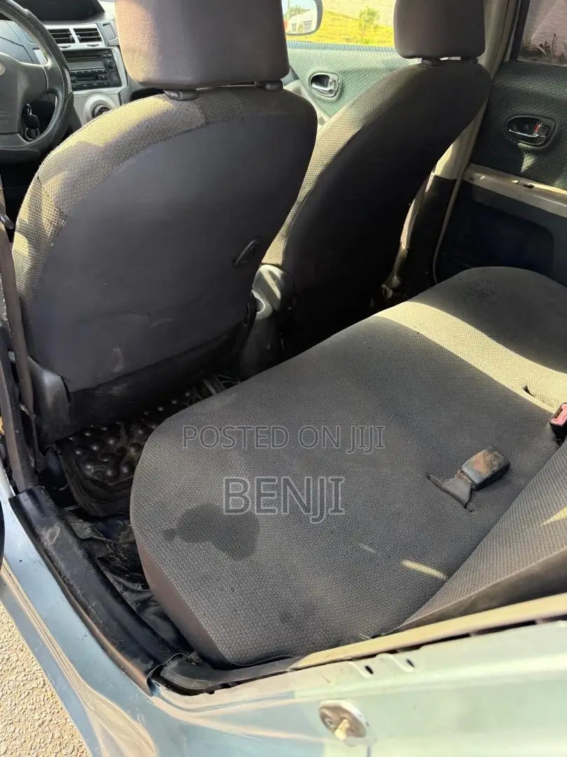 Toyota Vitz 2010 Gray