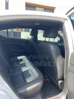 Hyundai Elantra Sport 2018 White