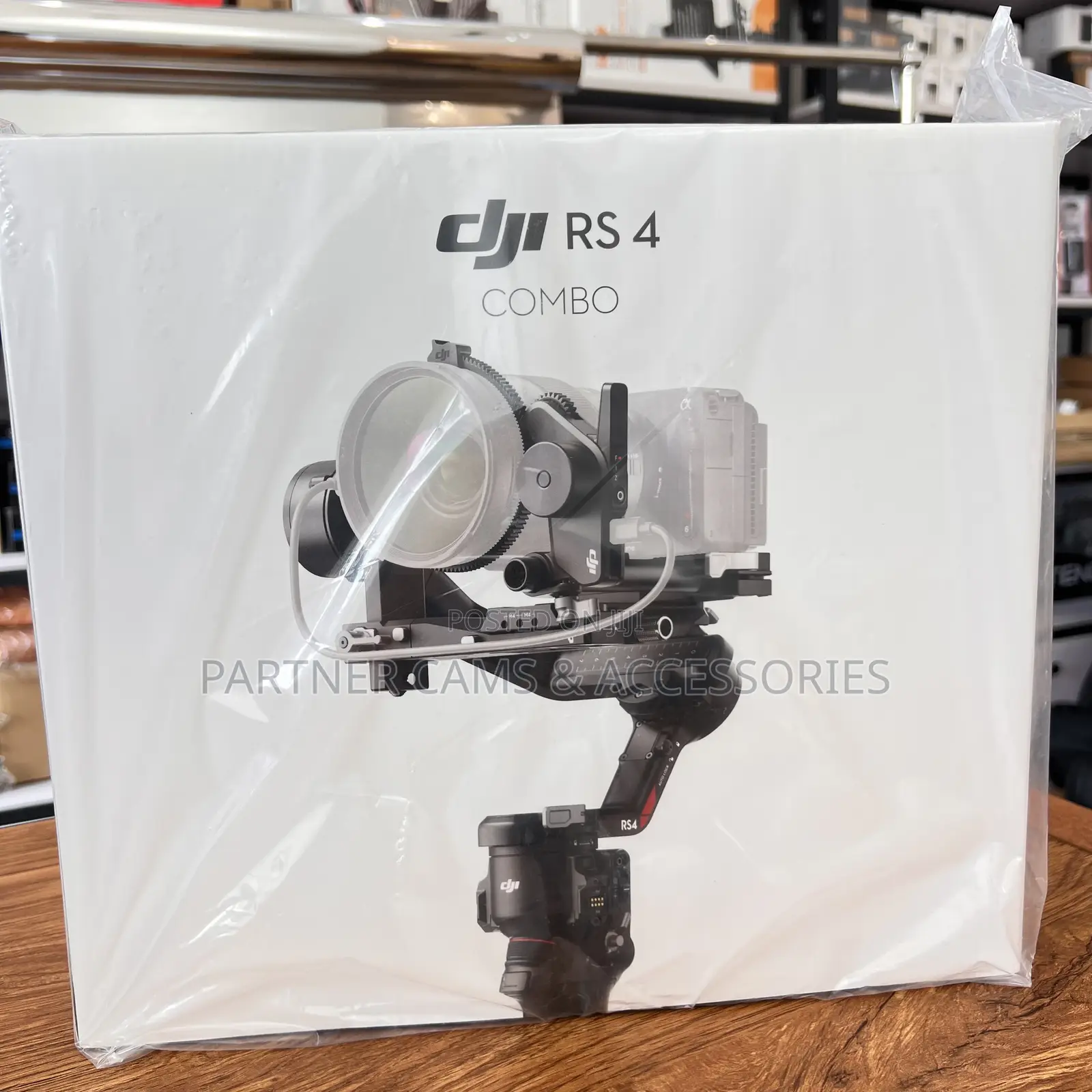 DJI RS 4 Combo Gimbal