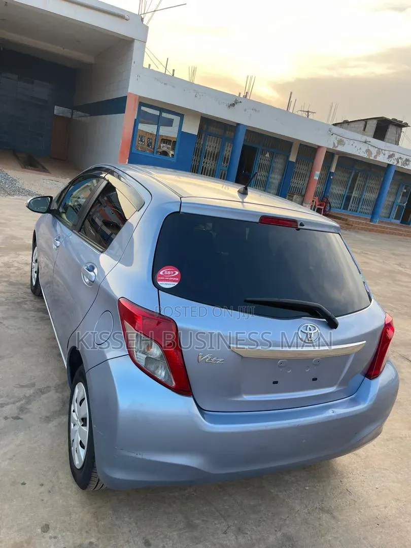 Toyota Vitz 2014 Blue