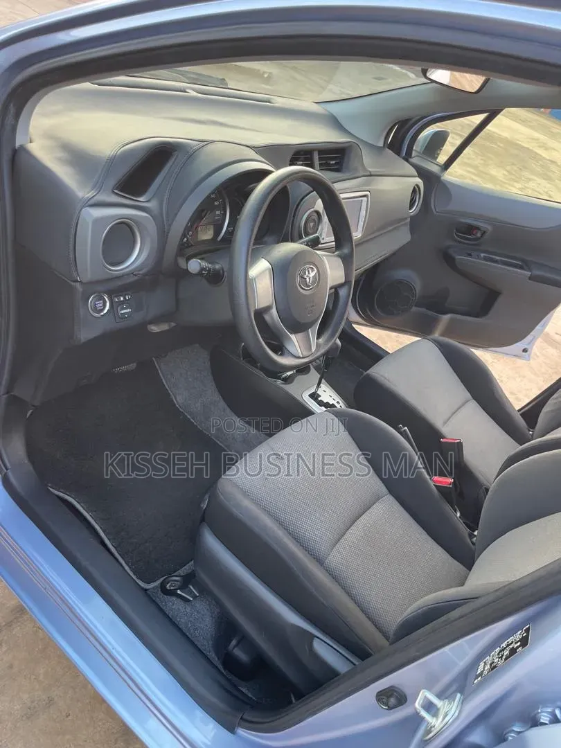 Toyota Vitz 2014 Blue