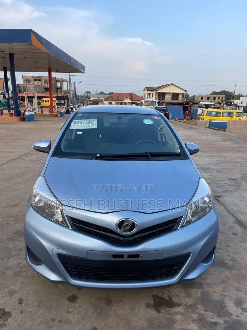 Toyota Vitz 2014 Blue