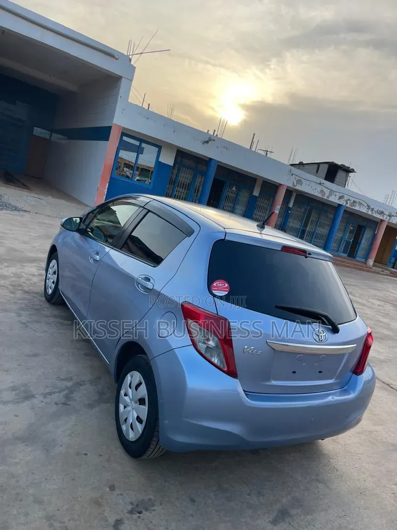 Toyota Vitz 2014 Blue