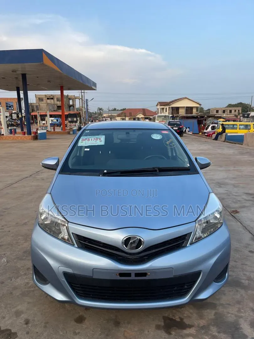 Toyota Vitz 2014 Blue