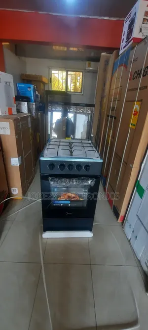 Midea Four Burner With Oven
