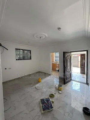 1bdrm Room & Parlour in Lakeside Estate for rent