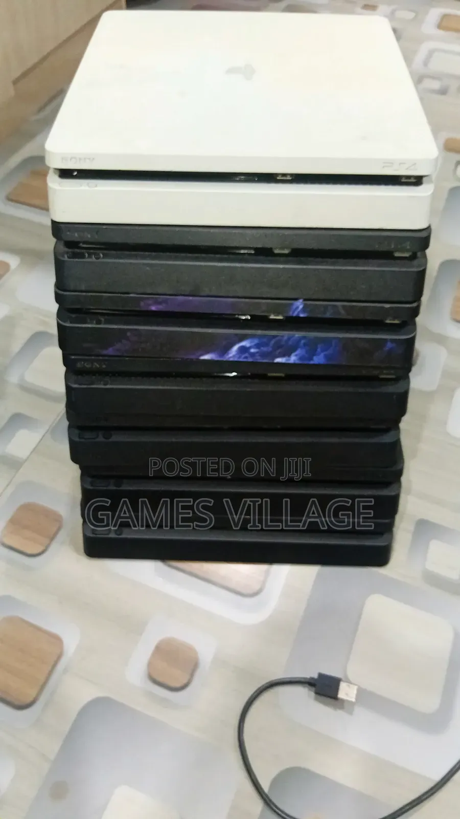 PlayStation 4 Slim + 6 Games (Jailbreak)