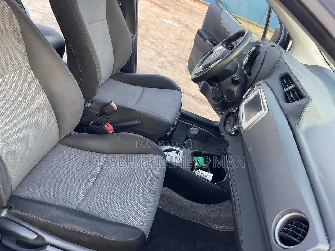 Toyota Vitz 2014 Blue