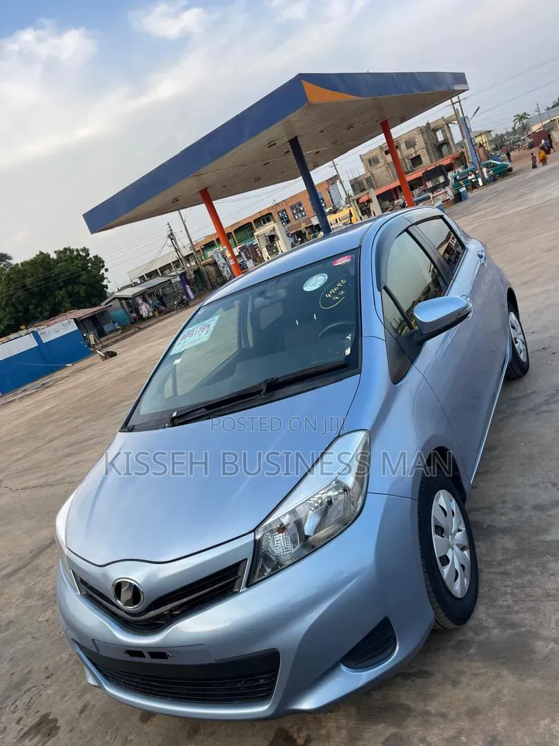 Toyota Vitz 2014 Blue