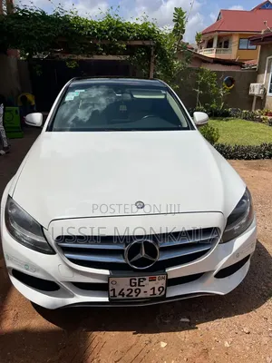 Mercedes-Benz C300 Base AWD 4Matic Sedan (2.0L 4cyl 7A) 2015 White