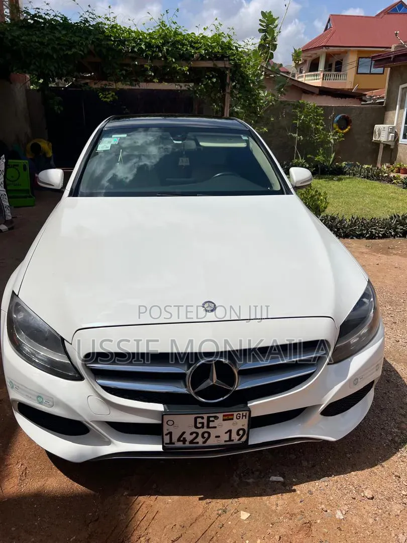 Mercedes-Benz C300 Base AWD 4Matic Sedan (2.0L 4cyl 7A) 2015 White