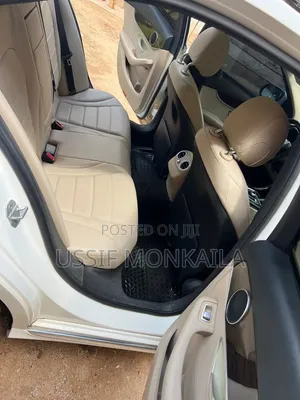 Mercedes-Benz C300 Base AWD 4Matic Sedan (2.0L 4cyl 7A) 2015 White