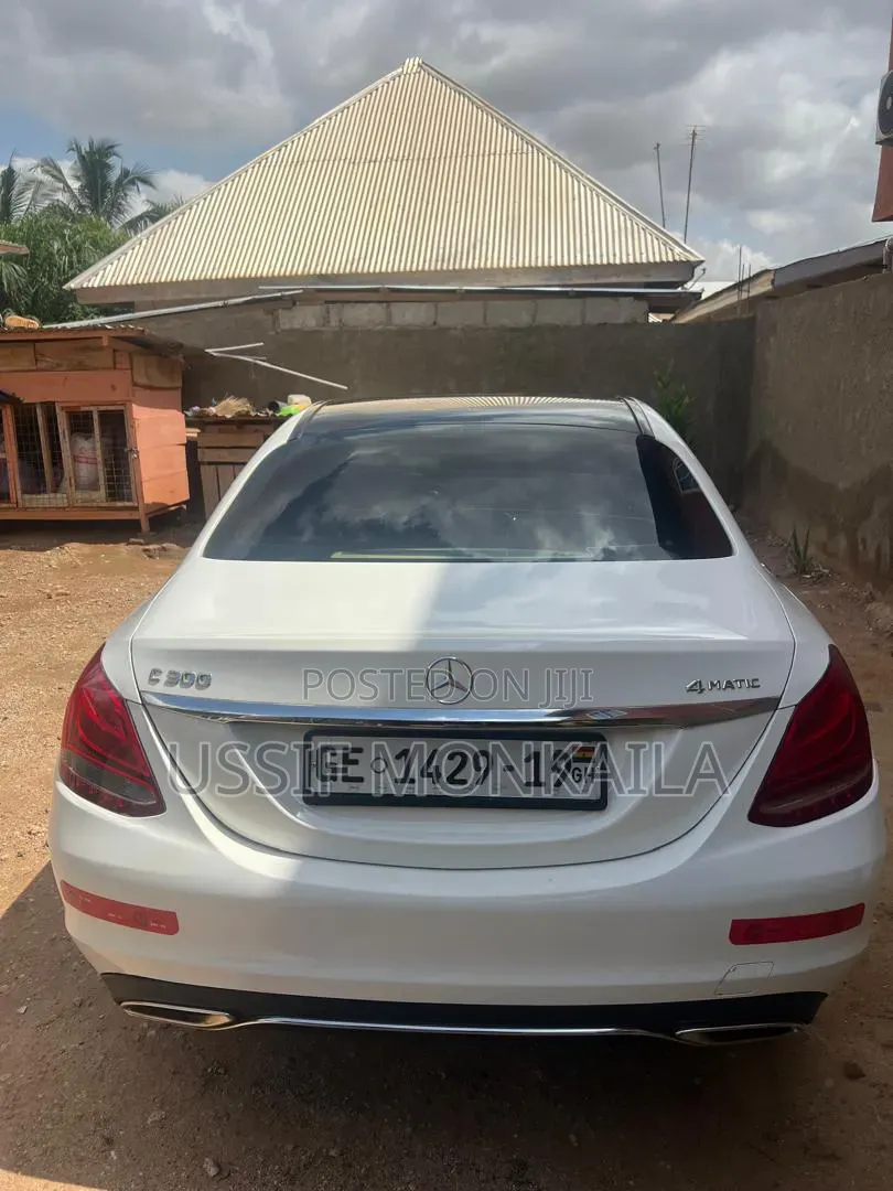 Mercedes-Benz C300 Base AWD 4Matic Sedan (2.0L 4cyl 7A) 2015 White